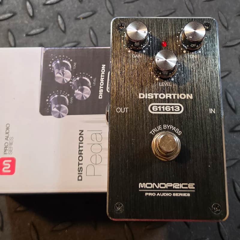 Monoprice Distortion Pedal Pro Audio Series 611613 Black image 1