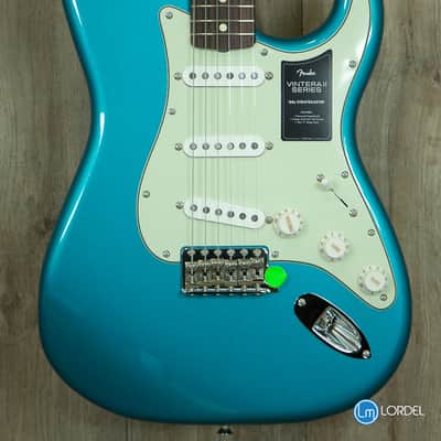 Fender Vintera II '60s Stratocaster with Rosewood Fretboard 2023 - Present - Lake Placid Blue image 3