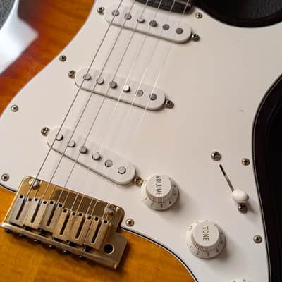 Fender Stratocaster 50th Anniversary Limited Edition Electric Guitar 1996 Flamed Sunburst W/OHSC & Candy image 8