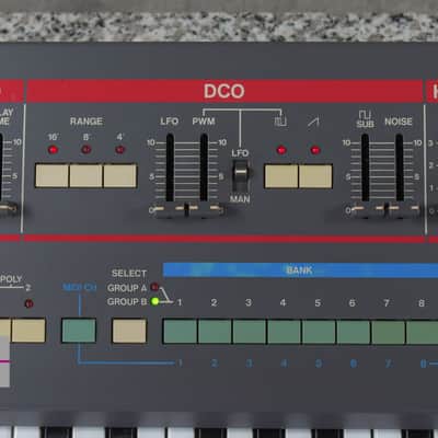 Roland JUNO-106 Programmable Polyphonic Synthesizer in Very Good condition image 8