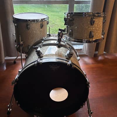 Ludwig Classic Maple 2021 - Vintage Marine Pearl image 1