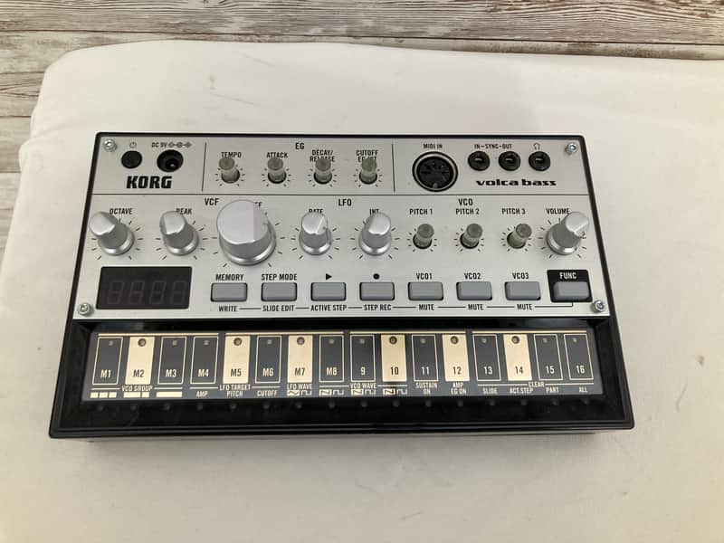 Used Korg Volca Bass Analog Bass Sequencer/Synthesizer image 1