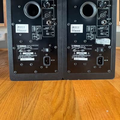 Yamaha HS5 5" Powered Studio Monitors (Pair) Black — Good Condition image 4