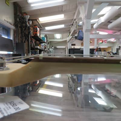 Squier Mini Stratocaster with Laurel Fretboard 2020 - Present - Shell Pink image 14