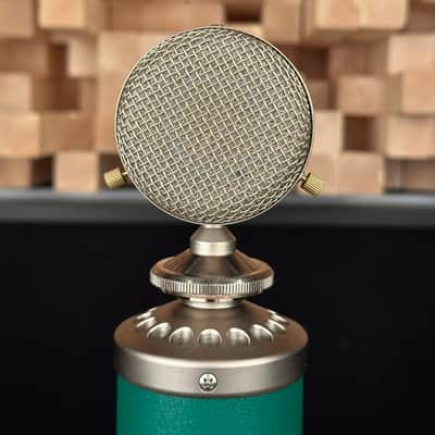 Blue Kiwi Large Diaphragm Multipattern Condenser Microphone. Great shape! image 11