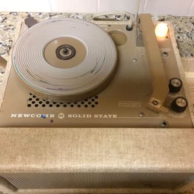 Newcomb Record Player Vintage Portable Model Solid State Speed Vtg image 9