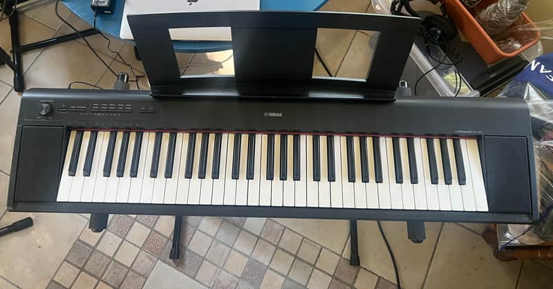 Yamaha Piaggero NP-12 Portable Piano 2016 - Present - Black image 1