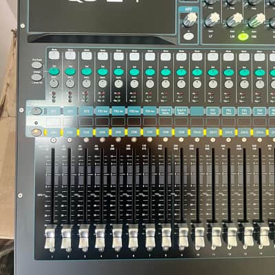 Allen & Heath QU-24C Chrome Edition 24-Channel Digital Mixer 2010s - Black image 2