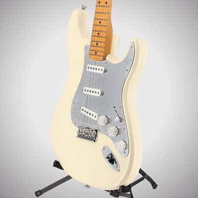 Fender Certified Pre-Owned Nile Rodgers Hitmaker Stratocaster, Maple Fingerboard, Olympic White (S4) (00686) image 3