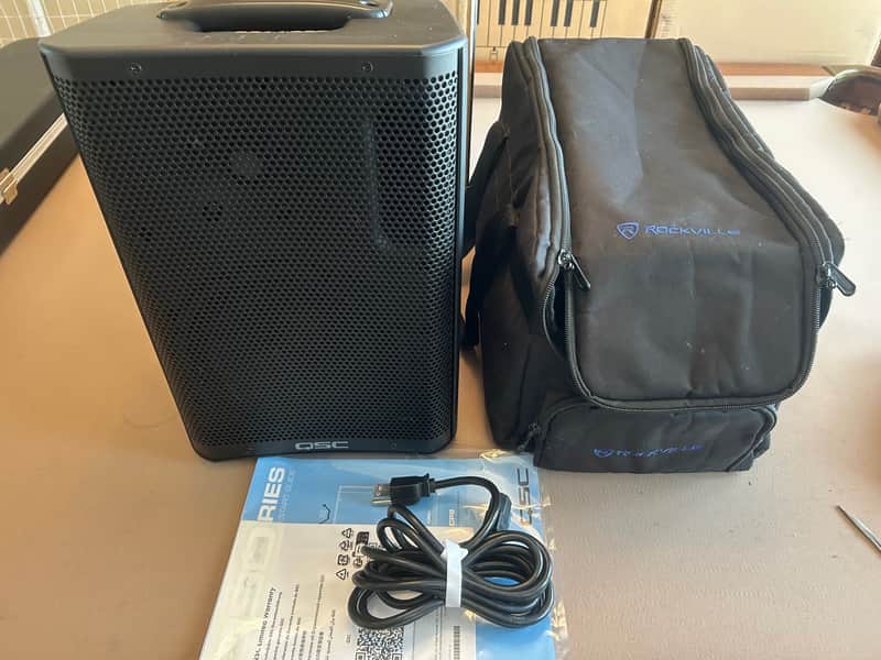 QSC CP8 Active Powered Speaker with Rockville Speaker Bag, Excellent+ image 1