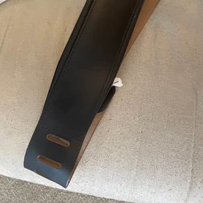 Levy's Levy's M26PD-BLK Top Grain Leather Guitar Strap image 2