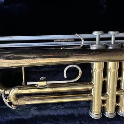 Conn 16B Trumpet – Vintage 1978 – w/ Case, 2 Mouthpieces & Accessories image 11
