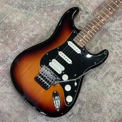 Fender Stratocaster 2022 - 3-Tone Sunburst image 2