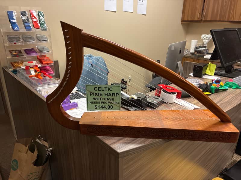 Celtic Pixie Harp With 19 Strings 2000s or 2010s - Maple but wrong wood image 1