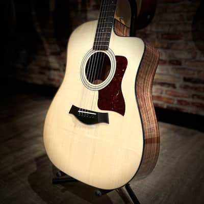 Taylor 210CE Plus Natural image 1