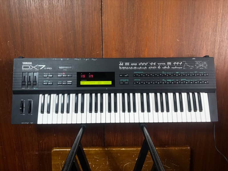 Yamaha DX7IIFD 61-Key 16-Voice Digital Synthesizer | Reverb Canada