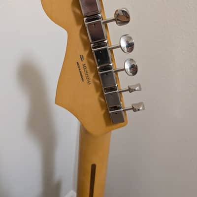 Fender Player II Stratocaster 2024 - Present - Black with White Pickguard image 7
