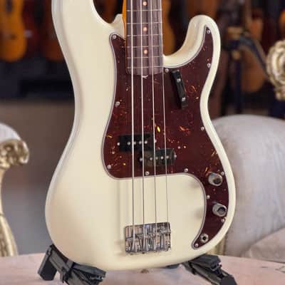 FENDER American Vintage II 1960 Precision Bass RW Olympic White image 2