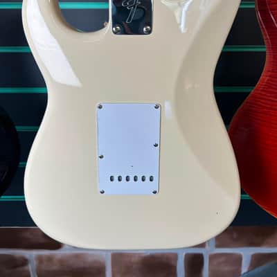 Fender MIJ ST68 Stratocaster Vintage White 2014 Electric Guitar image 11
