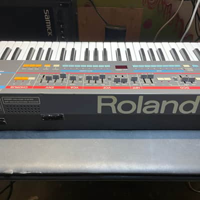 Roland Juno-106 61-Key Programmable Polyphonic Synthesizer image 9