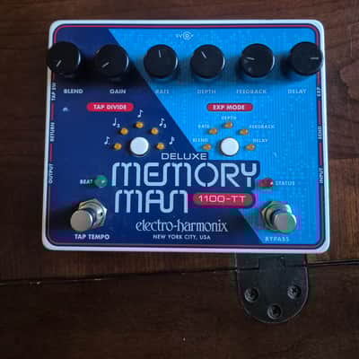 Electro-Harmonix Deluxe Memory Man 1100-TT Analog Delay Pedal w