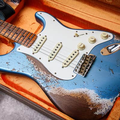 FENDER USA Custom Shop Ltd Red Hot Stratocaster Super Hvy Relic "Lake Placid Blue + Maple" (2024) image 2
