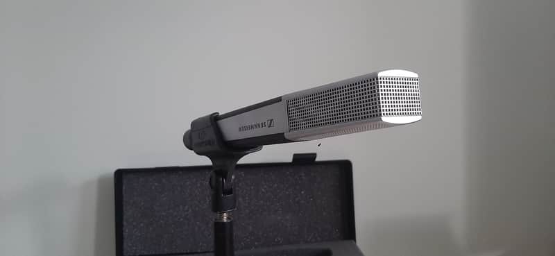Sennheiser MD 441U Supercardioid Dynamic Microphone 1971 - Present - Black image 1