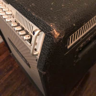 Mesa Boogie Venture M-Pulse Bass Combo image 4