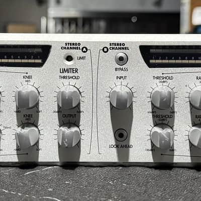 Alesis CLX-440 Dual Channel Compressor / Limiter / Expander — Excellent / Clean / Pro Studio Dynamics image 1