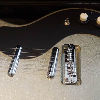 Danelectro 59 NOS+ 60th Anniversary - Silver Metalflake with Danelectro case image 9