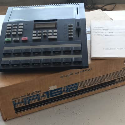 ALESIS HR-16B boxed, manual - 1989 16bit drum machine