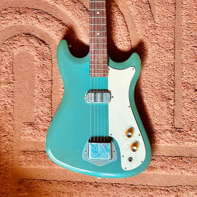 Beautiful Silvertone 1413 1965 - Turquoise - All original image 1