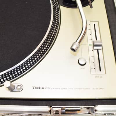 Technics SL-1200M3D Direct-Drive Turntable w/ Odyssey Road Case image 4