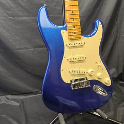 American Ultra Stratocaster Maple Fingerboard - Cobra Blue image 13