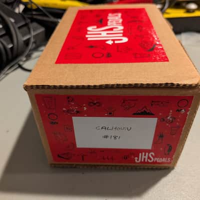JHS Calhoun V2 Mike Campbell Signature 2017 - Red image 3