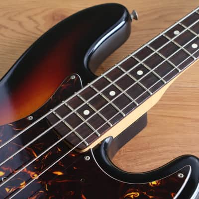 2005 Fender USA American Standard Jazz Bass (Three-Tone Sunburst) image 6