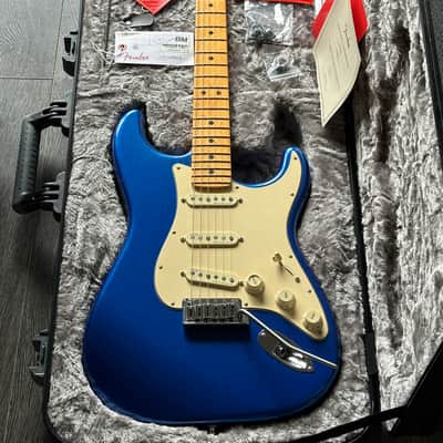 2019 Fender American Ultra Stratocaster Cobra Blue Excellent & Complete image 2