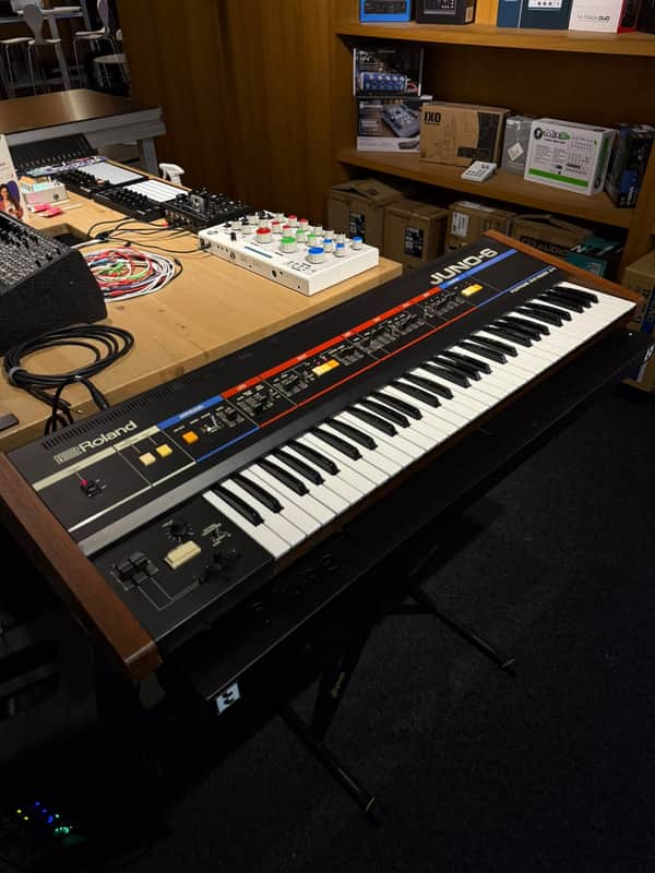 Roland Juno-6 image 1
