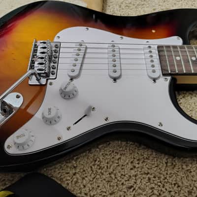 Squier Affinity Series Stratocaster with Rosewood Fretboard and RockJam Neck 2016 - 2018 - 2-Color Sunburst image 2