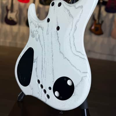 Dingwall Guitars Custom Shop Z3 5 String - Purple to Natural Reverseburst - Premium Select Buckeye Burl - Swamp Ash - Wenge image 8