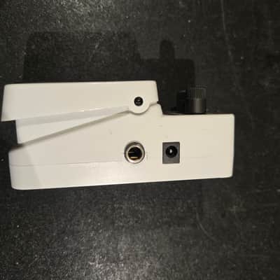 Behringer AB100 Instrument/Amp Selector 2010s - White image 3