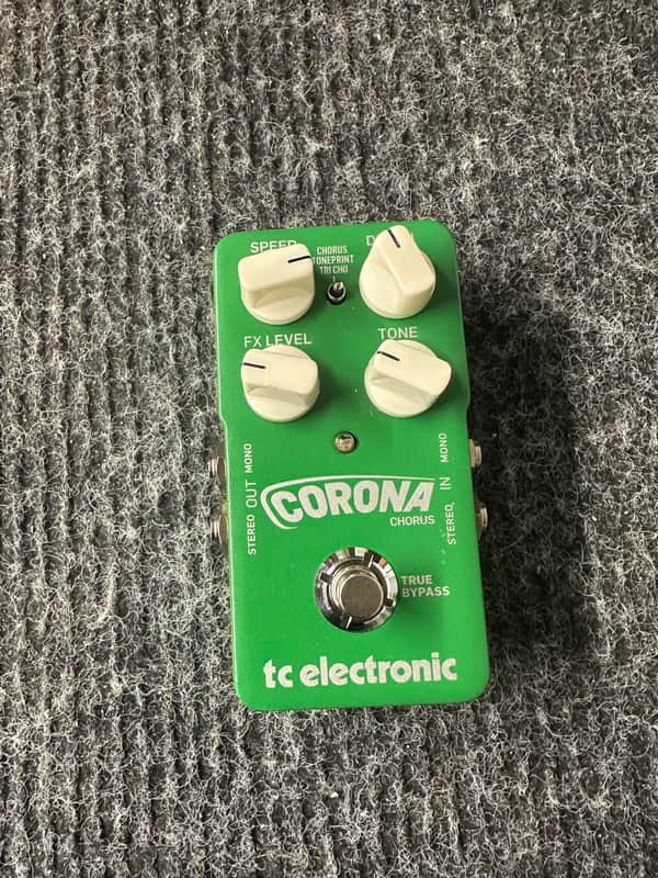 TC Electronic Corona Chorus 2011 - Present - Green image 1