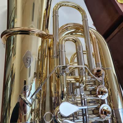 New Alexander 163 CC Tuba, Key of C, Yellow Brass, 5 valves, Lacquered, with Garland image 5