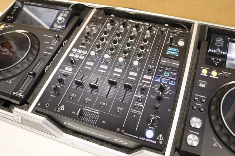 Pioneer DJ XDJ-1000MK2 DJ Multi Players + Pioneer DJM-900NXS2