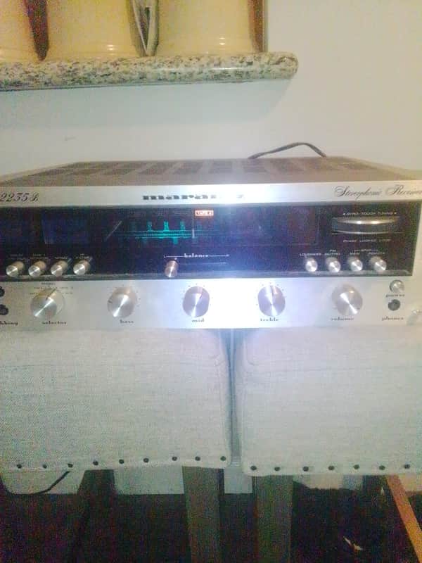 Marantz Model 2235B 50-Watt Stereo Receiver 1976 - 1977 - Silver with Wood Case image 1
