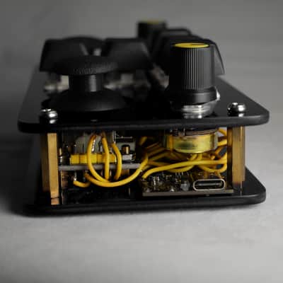 madMidi Wireless Acrylic Midi Controller image 4