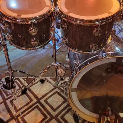 DW Collector's Series 4-PC Shell Pack - Grey Crystal w/ Chrome Hardware image 10