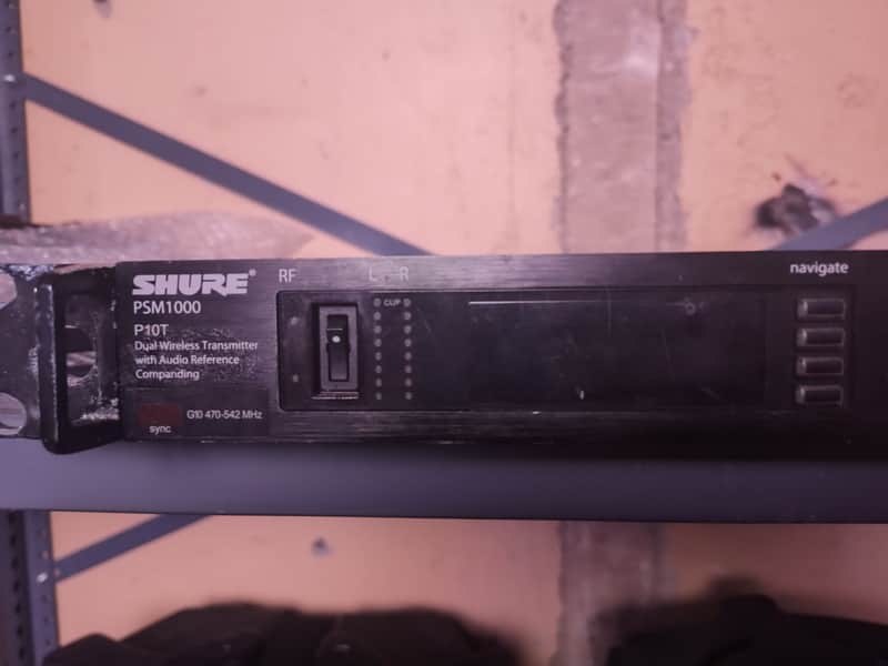 Immagine THREE Shure P10T=-G10 PSM1000 Series Dual Wireless Transmitter - Band G10 (470-542 MHz) 2010s - Black - 1