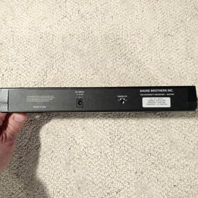 Shure T4G Guitarist Diversity Wireless System image 4