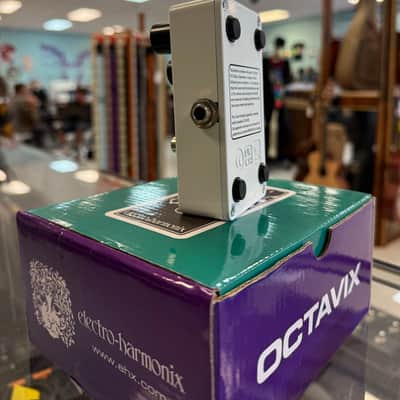 Electro-Harmonix Octavix Octave Fuzz 2015 - Present - Blue / Purple / Black image 4